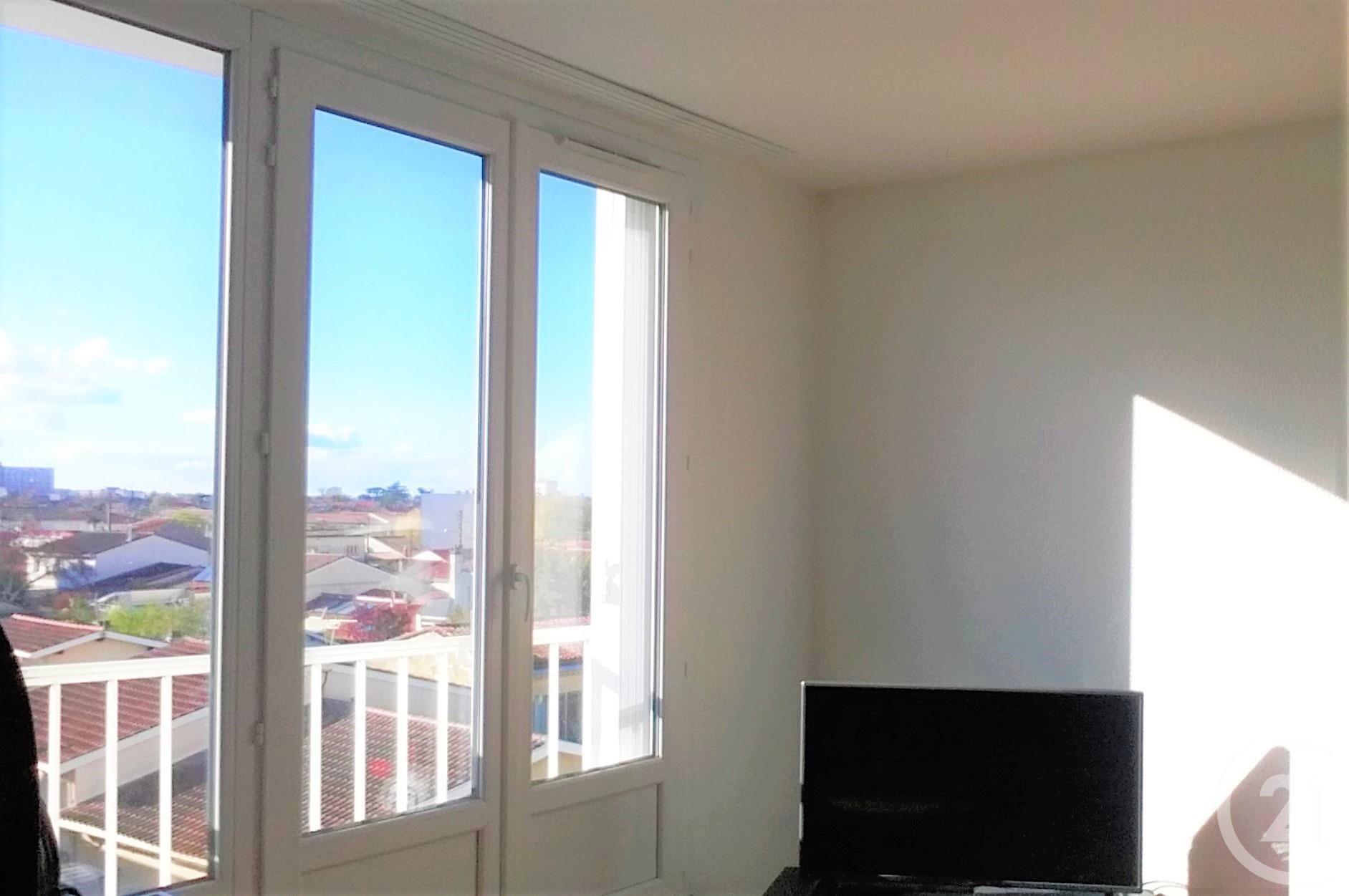 Studio à louer - 1 pièce - 29 m2 - TALENCE - 33 - AQUITAINE
