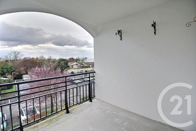 Appartement T3 à vendre - 3 pièces - 65.6 m2 - VILLENAVE D ORNON - 33 - AQUITAINE - Century 21 Talent Immobilier