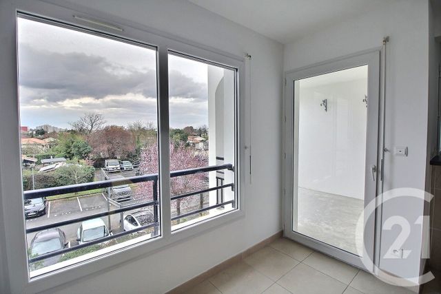 Appartement T3 à vendre - 3 pièces - 65.6 m2 - VILLENAVE D ORNON - 33 - AQUITAINE - Century 21 Talent Immobilier