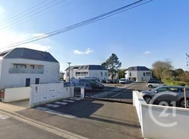 Afficher la photo en grand parking à louer - 10.0 m2 - VILLENAVE D ORNON - 33 - AQUITAINE - Century 21 Talent Immobilier
