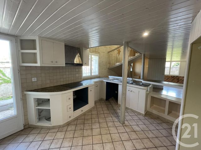 maison à louer - 4 pièces - 138.14 m2 - CAMBLANES ET MEYNAC - 33 - AQUITAINE - Century 21 Talent Immobilier