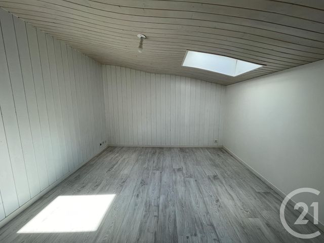 maison à louer - 4 pièces - 138.14 m2 - CAMBLANES ET MEYNAC - 33 - AQUITAINE - Century 21 Talent Immobilier