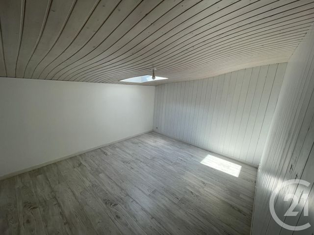 maison à louer - 4 pièces - 138.14 m2 - CAMBLANES ET MEYNAC - 33 - AQUITAINE - Century 21 Talent Immobilier