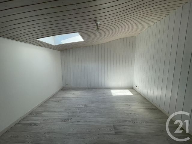 maison à louer - 4 pièces - 138.14 m2 - CAMBLANES ET MEYNAC - 33 - AQUITAINE - Century 21 Talent Immobilier