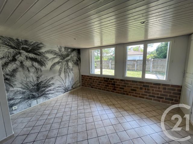 maison à louer - 4 pièces - 138.14 m2 - CAMBLANES ET MEYNAC - 33 - AQUITAINE - Century 21 Talent Immobilier