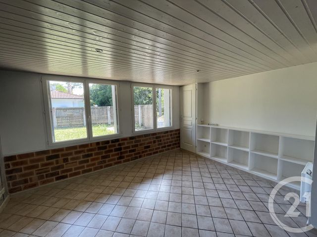 maison à louer - 4 pièces - 138.14 m2 - CAMBLANES ET MEYNAC - 33 - AQUITAINE - Century 21 Talent Immobilier