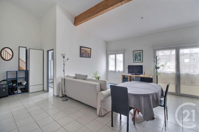 Appartement T3 à vendre - 3 pièces - 68.7 m2 - VILLENAVE D ORNON - 33 - AQUITAINE - Century 21 Talent Immobilier