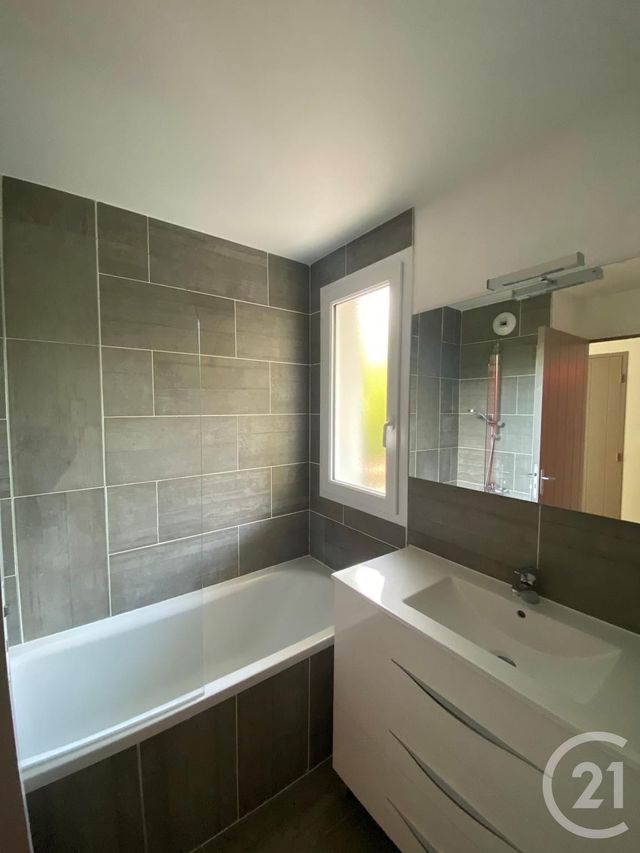 Afficher la photo en grand Appartement T4 à louer - 4 pièces - 89.83 m2 - MERIGNAC - 33 - AQUITAINE - Century 21 Talent Immobilier