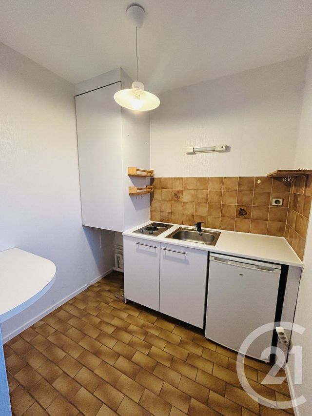 Appartement T1 à louer - 1 pièce - 27.84 m2 - BORDEAUX - 33 - AQUITAINE - Century 21 Talent Immobilier