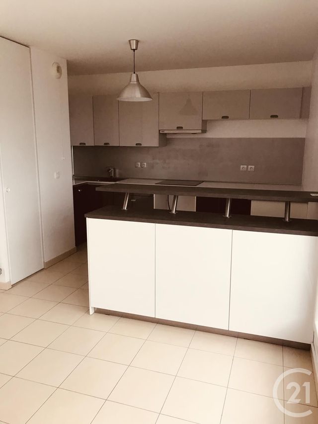 Appartement T2 à louer - 2 pièces - 41.7 m2 - VILLENAVE D ORNON - 33 - AQUITAINE - Century 21 Talent Immobilier