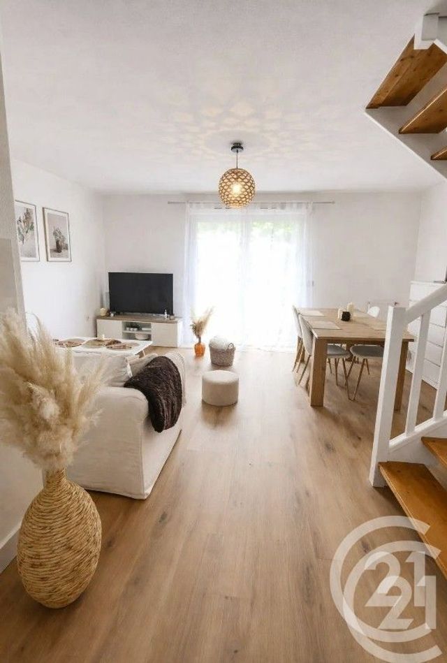 Appartement T3 à louer - 3 pièces - 72.89 m2 - VILLENAVE D ORNON - 33 - AQUITAINE - Century 21 Talent Immobilier